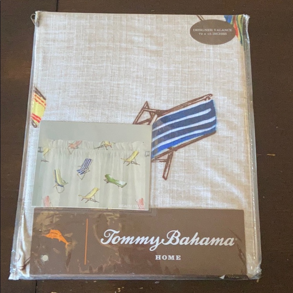 - 🌼 Tommy Bahamas’s valance🌼